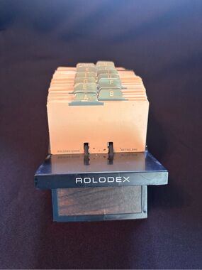 Vintage Rolodex Rotary Card File - Black Base with Beige/Tan Dividers